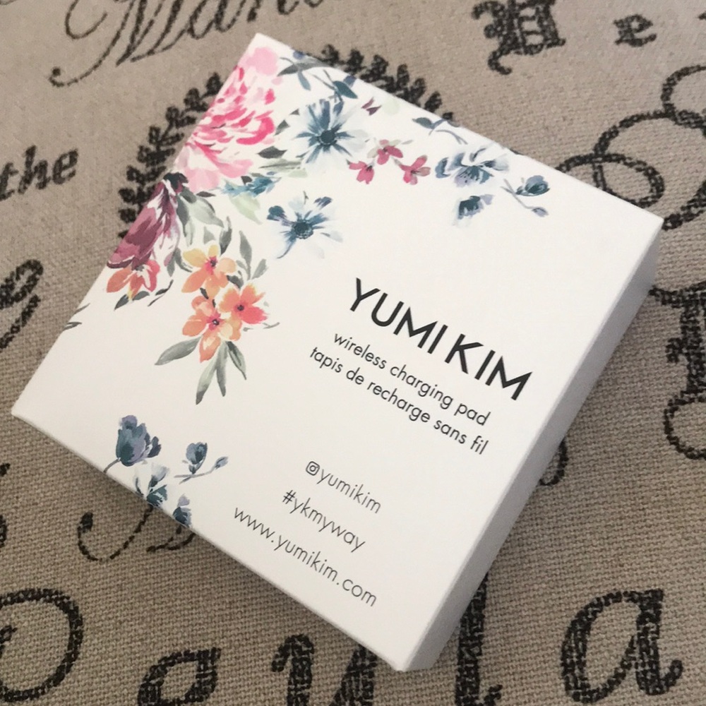 YUMI KIM wireless charging pad
